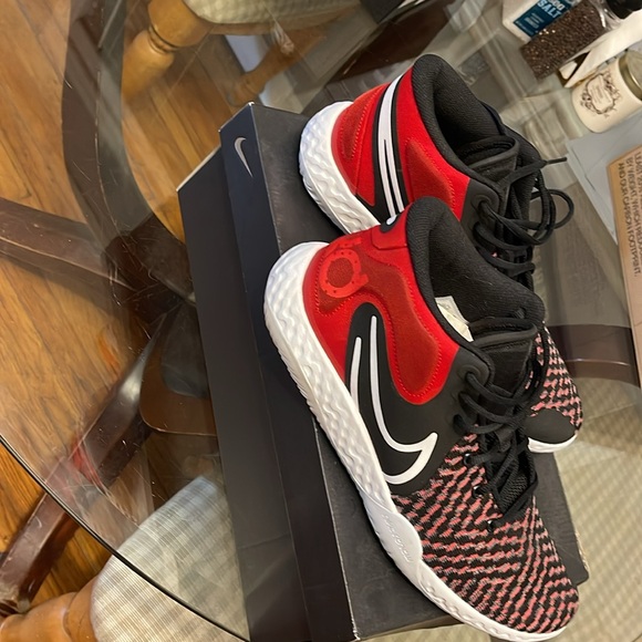 KD Trey 5 VIII - Picture 2 of 5